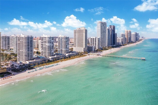 Building Photo - 16445 Collins Ave