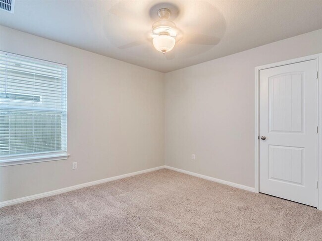Building Photo - 392 Blue Sage Dr