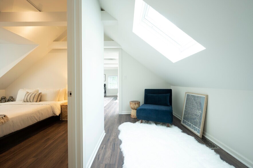 Building Photo - 1939 N Honore St