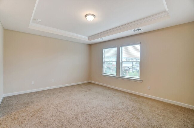 Building Photo - (Coming Soon) 3 Bedroom Townhome in Steele Creek!