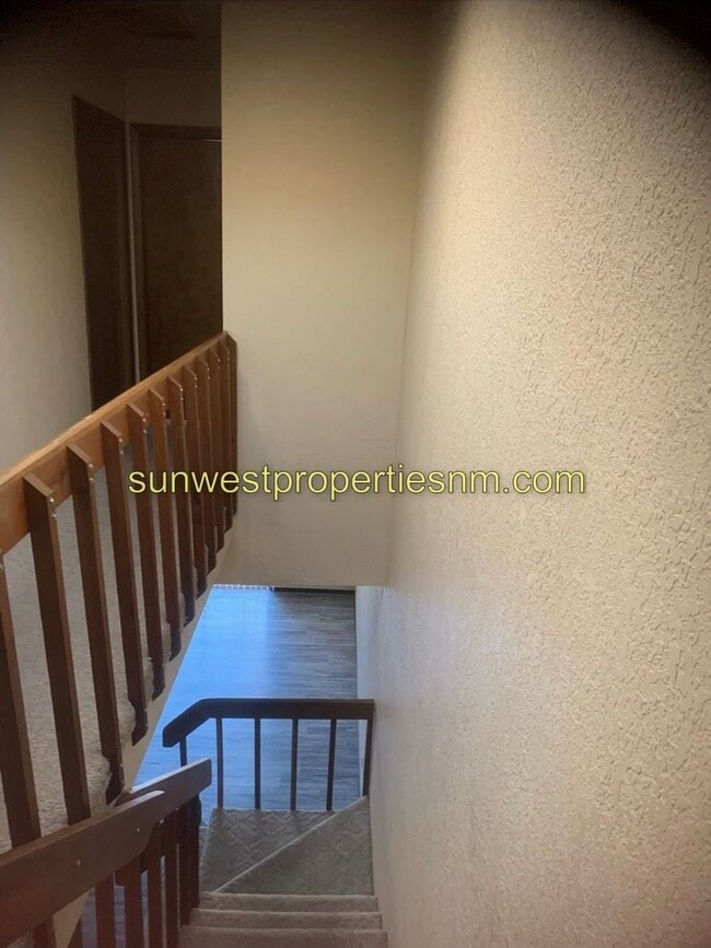 Building Photo - 3 Bedroom, 2.5 Bath 2 Story Condo