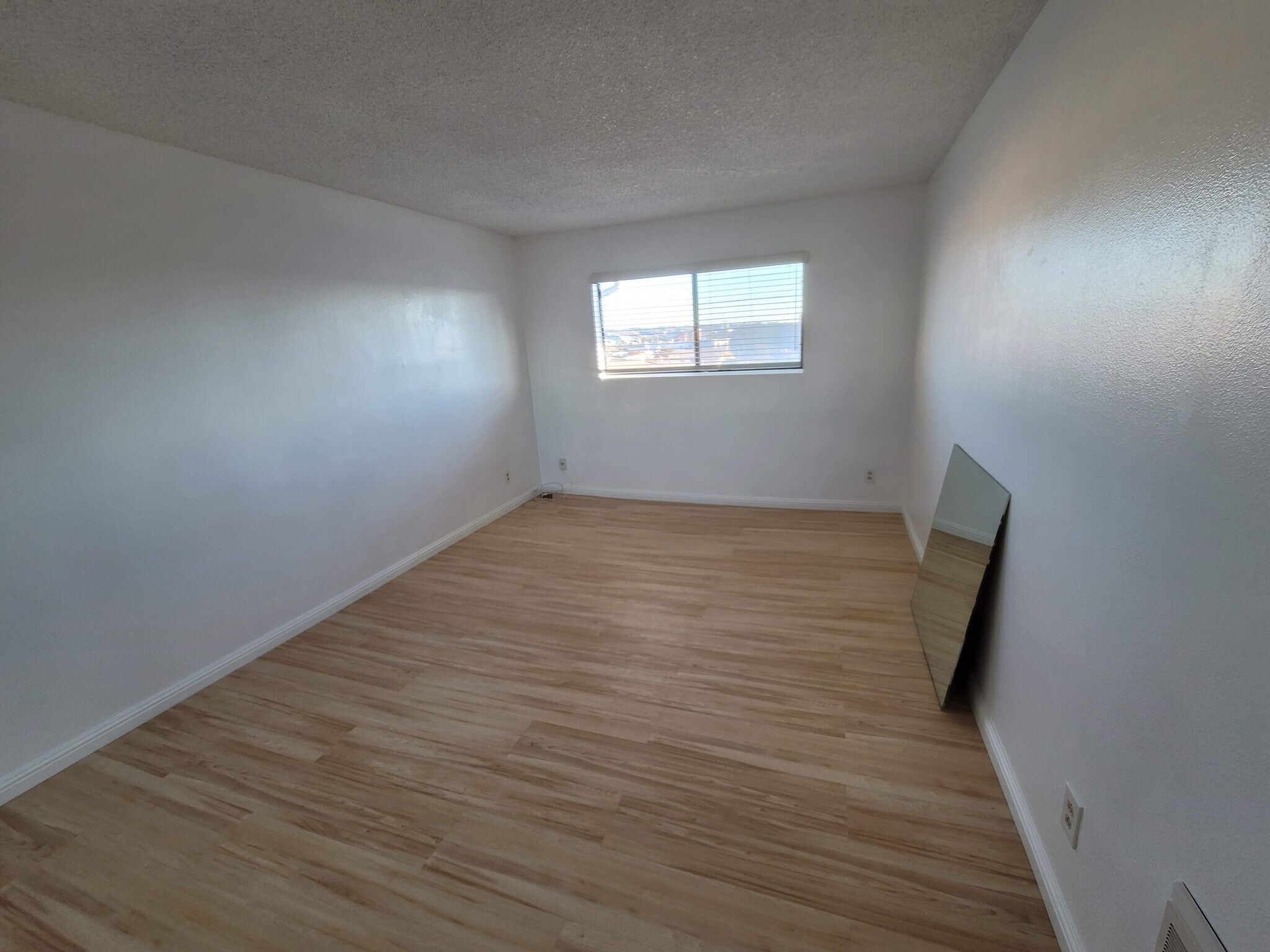 Building Photo - 10521 National Blvd