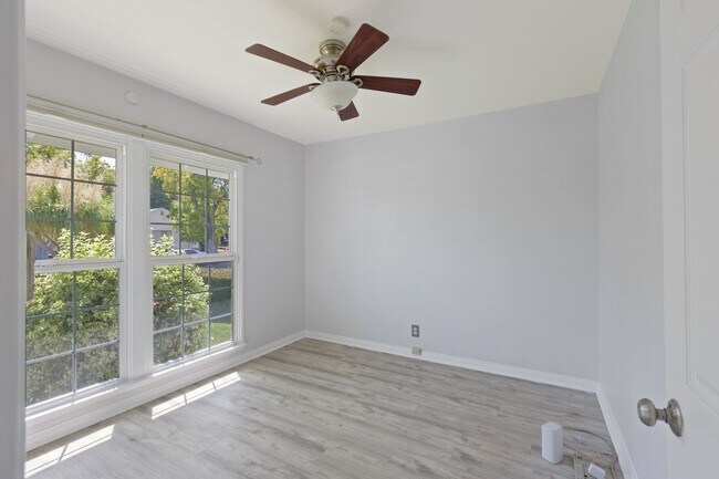 Building Photo - Beautiful 3-Bedroom Home with Pool in Tarzana!