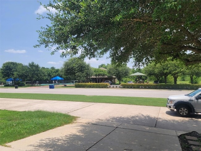 Building Photo - 319 Riverwalk Dr