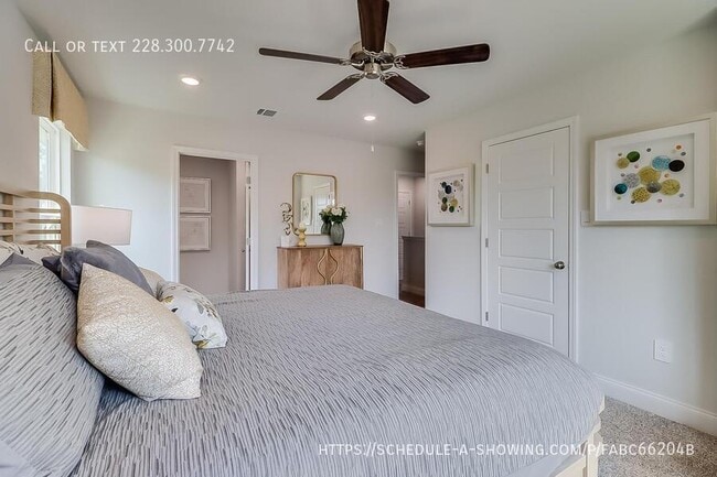 Building Photo - 12277 Sinclair Dr
