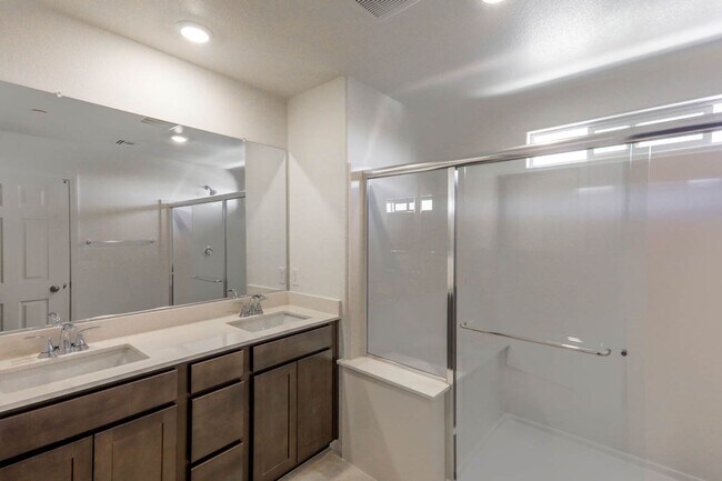 Building Photo - Brand New Inspirada Beauty With 1st Floor Bed and Bath