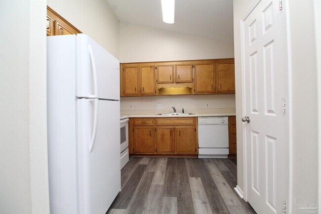 Building Photo - 8126 Crystal Wells Pl