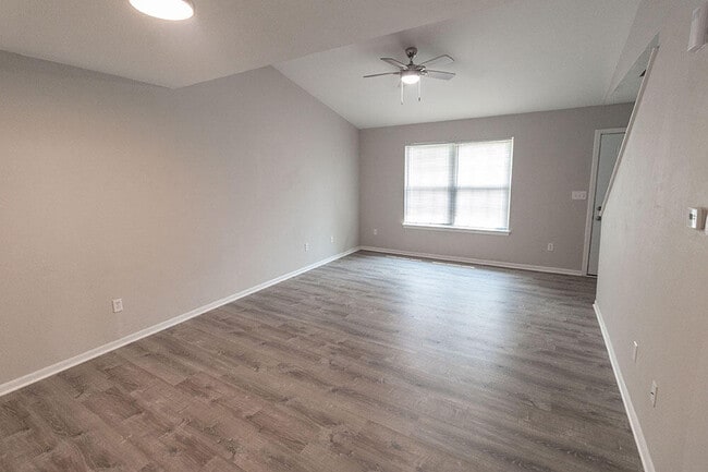 Building Photo - 1427 Greensboro Dr