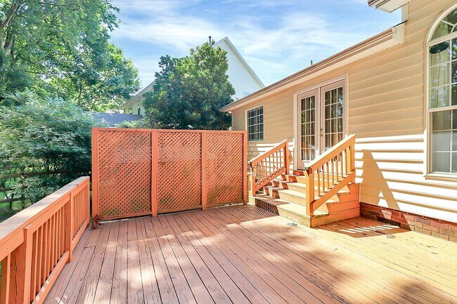 Building Photo - Beautiful 4/3 Home for Rent