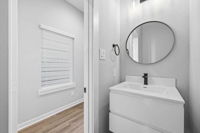 Building Photo - 412 Stonework Garden Ln