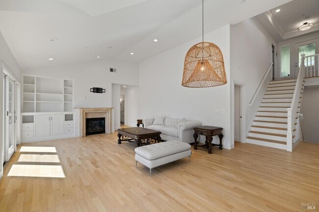 Building Photo - 43 Baywood Terrace
