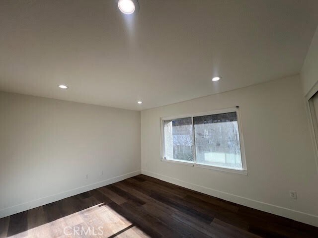 Building Photo - 520 Breezewood Ct