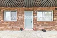 Building Photo - 10301 Medallion Dr