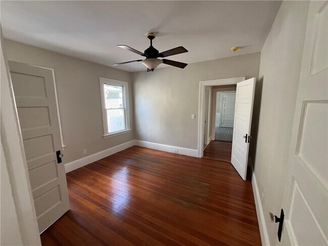 Building Photo - 224 Rochambeau Ave