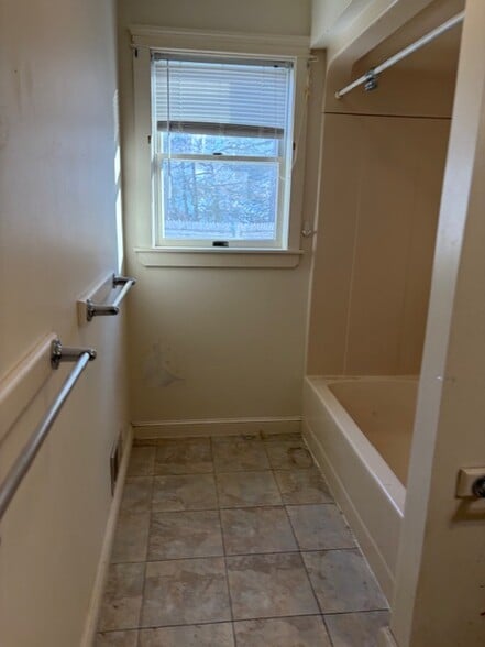 Building Photo - 7 Market Ln