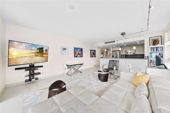 Building Photo - 200 Ocean Dr