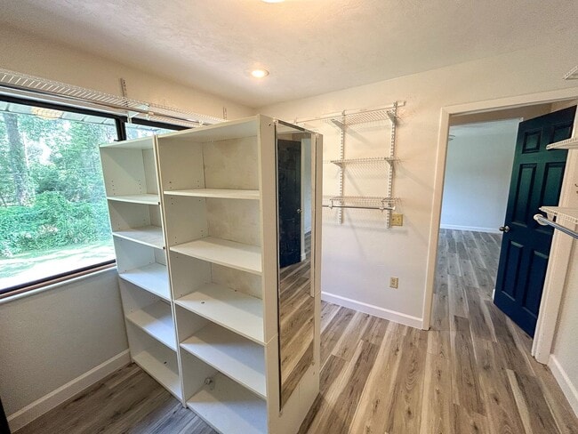 Building Photo - 1824 SW 35th Ave