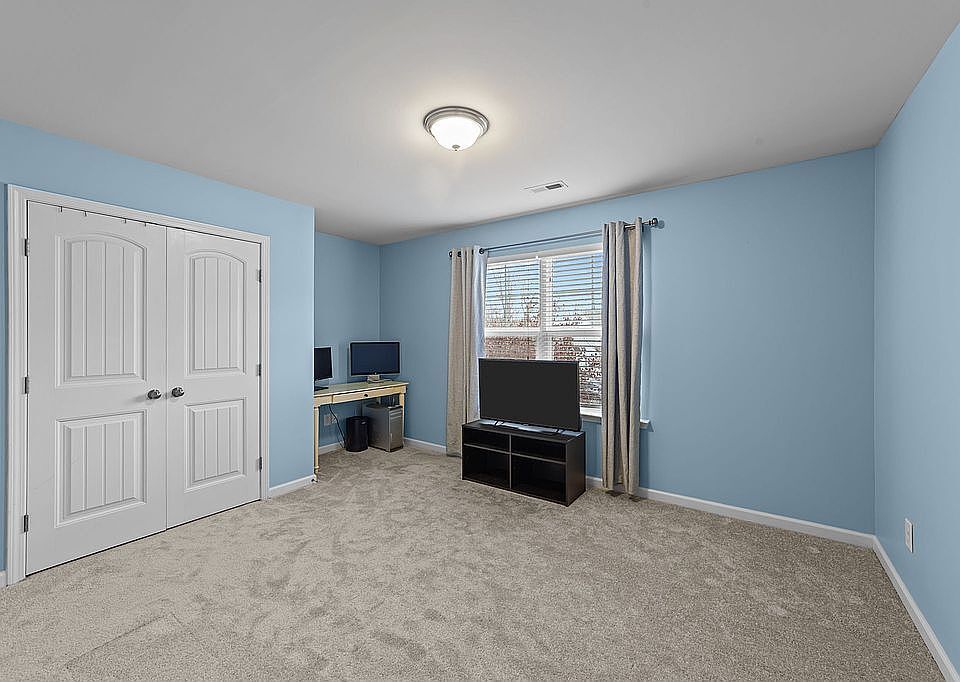 Building Photo - 59 Greenfield Ln