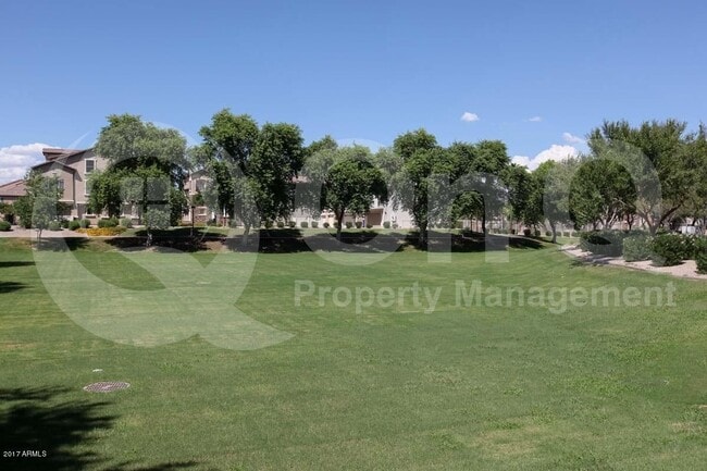 Building Photo - 1336 S Sabino Dr