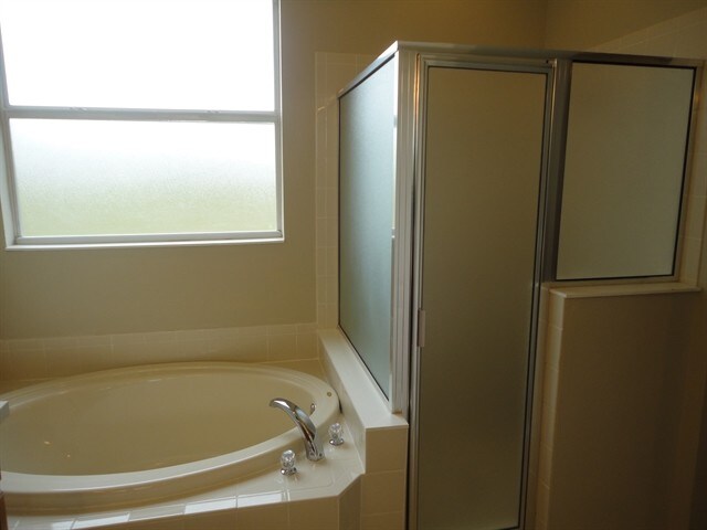 Building Photo - 1128 Napolean Way