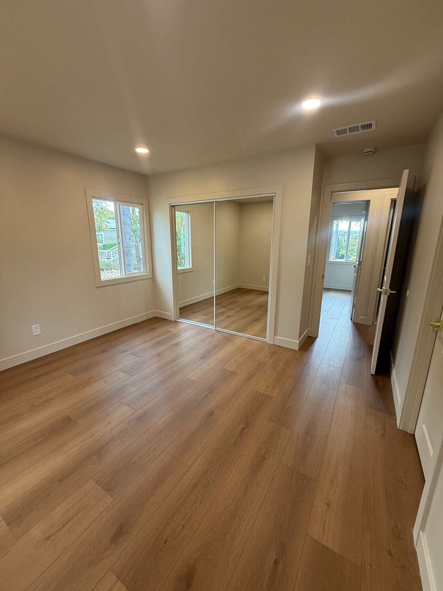 Building Photo - 4395 Aragon Way