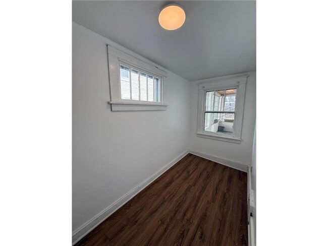 Building Photo - 803 7th St S