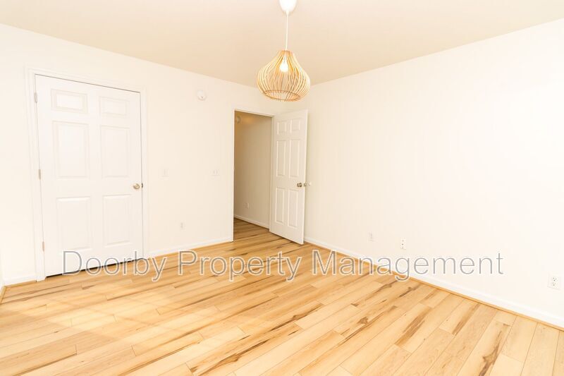 Building Photo - 14 Bunker Dr