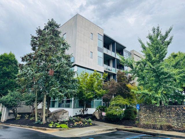Primary Photo - 130 Arizona Ave NE