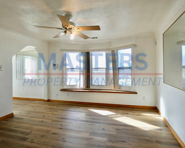 Building Photo - 1026 Oakwood Ave