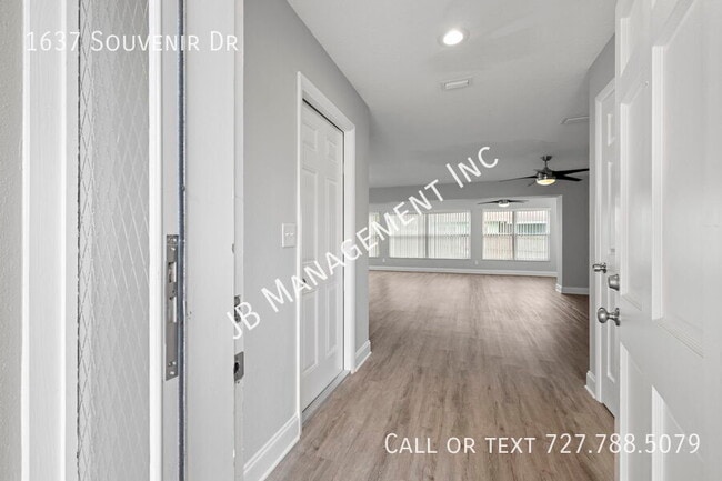 Building Photo - 1637 Souvenir Dr