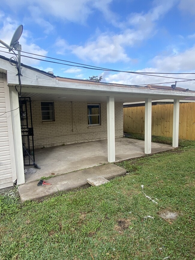 Building Photo - 377 Pat Dr