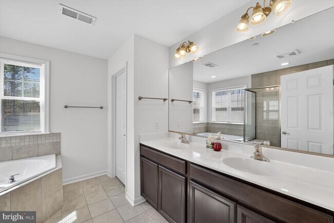 Building Photo - 111 Touhey Dr