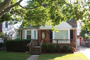 Building Photo - 1709 W Farnum Ave