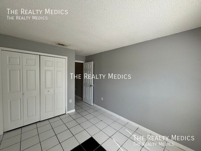 Building Photo - 8125 Golden Chickasaw Cir