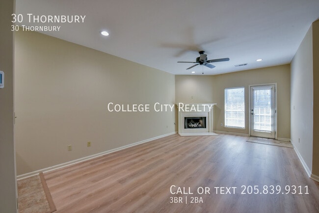 Building Photo - 30 Thornbury-