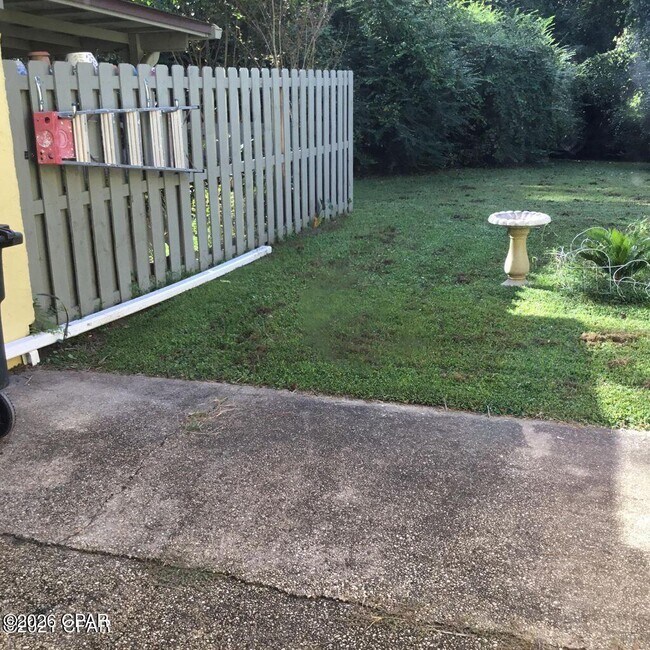 Building Photo - 1025 W 19th St