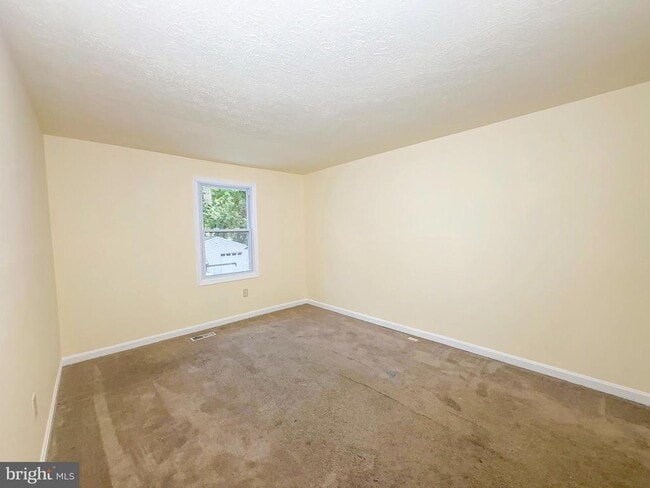Building Photo - 673 Quail Dr