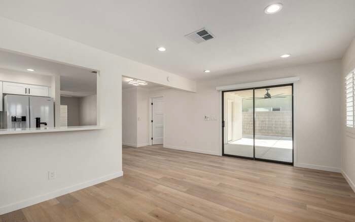 Building Photo - 2958 S El Paradiso