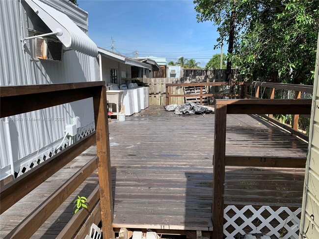 Building Photo - 740 Largo Rd