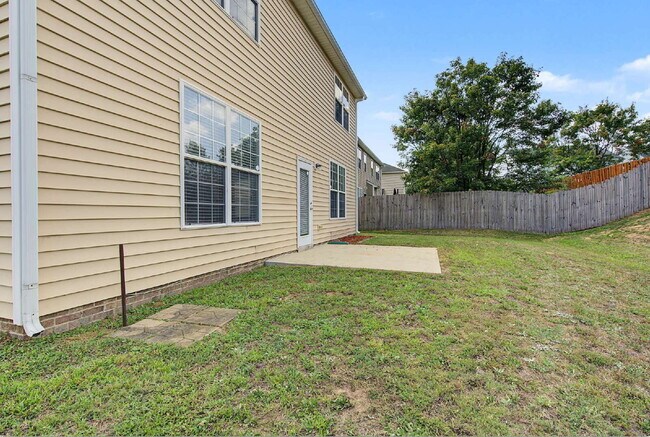 Building Photo - Four-Bedroom Home in Knightdale