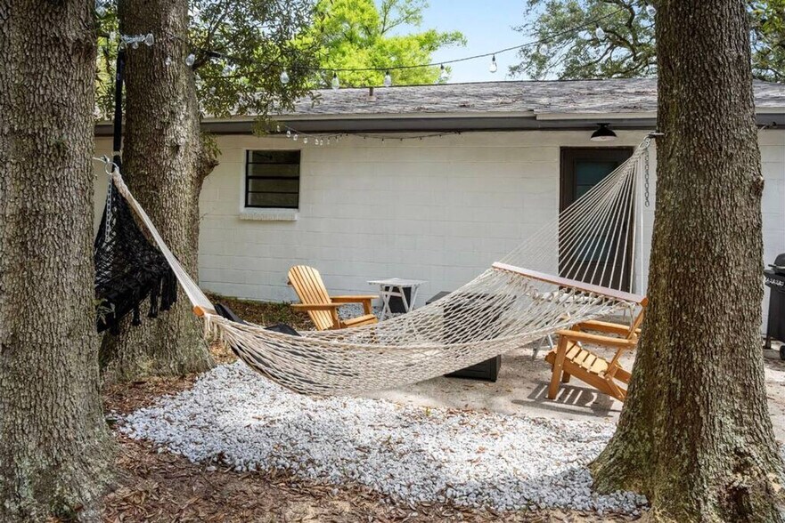 Building Photo - 2001 N 61st Ave