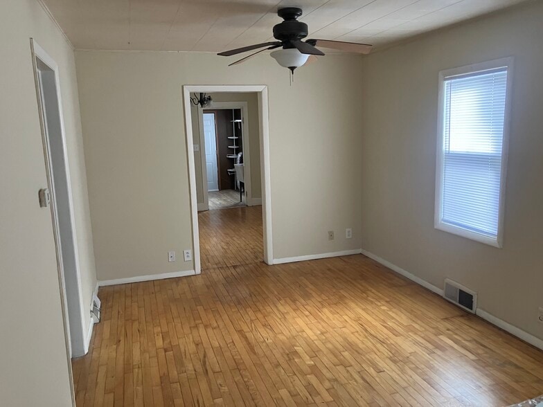 Building Photo - 114 N 79th St