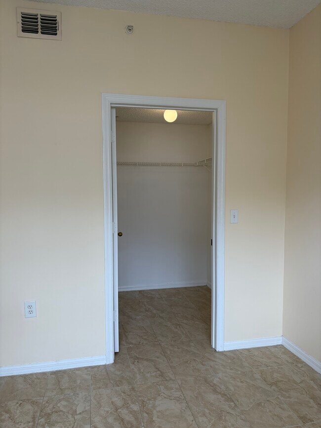 Building Photo - Palm Villa Condominium
