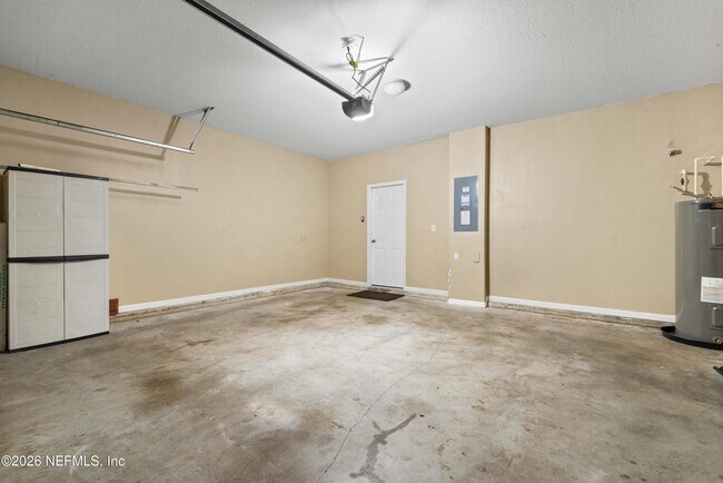 Building Photo - 3897 Lionheart Dr