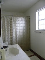 Building Photo - 209 N Eagle Dr