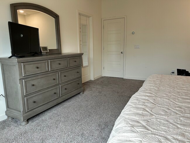 Building Photo - 2273 W Echo Ln