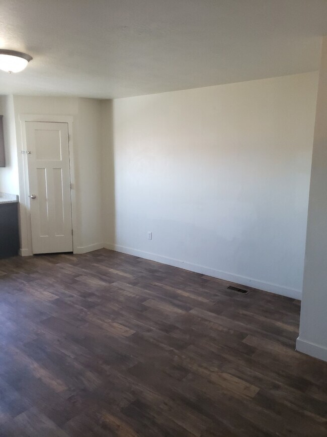 Building Photo - 67 East 700 North, Unit 73 Private Bed 1