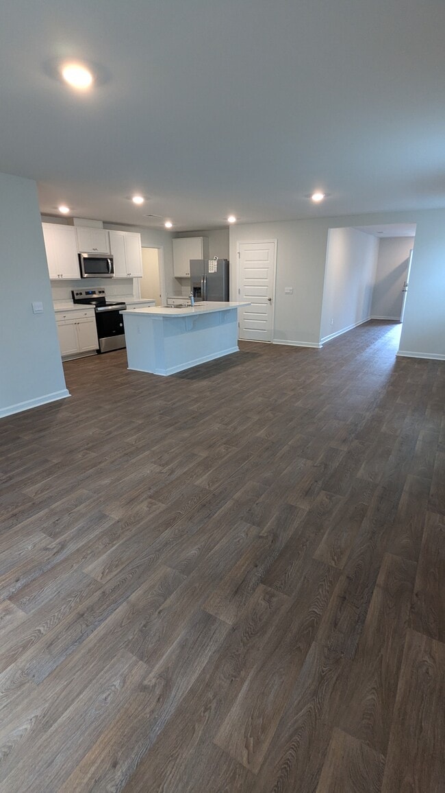 Building Photo - 120 Ellie Wy