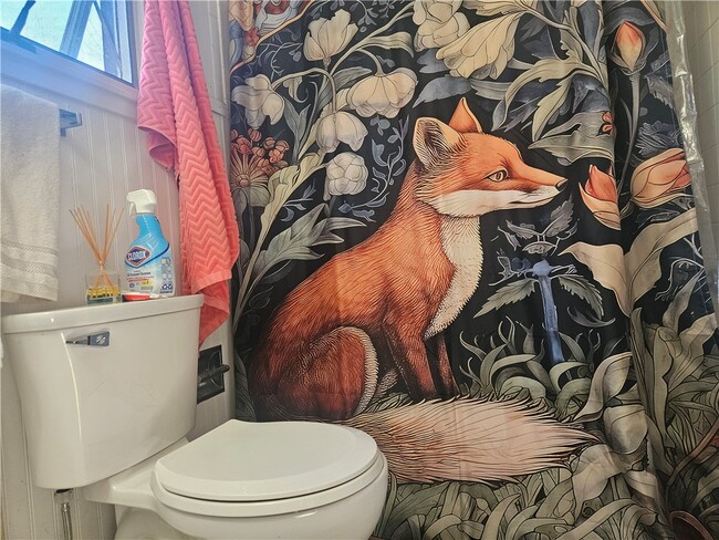 Building Photo - 607 N Cayuga St