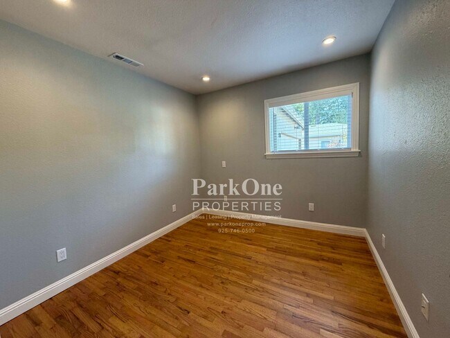 Building Photo - 5098 Black Oak Rd